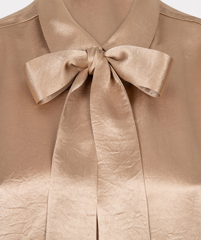 Blouse bow crsuhed satin F24.15501 Light sand