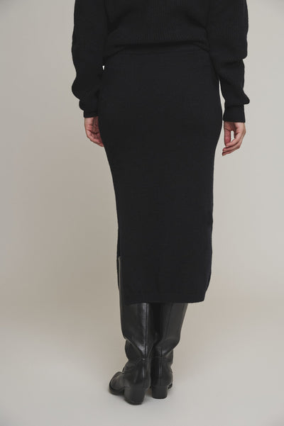 Skirt fitted with slit Dilla.7002412 Black