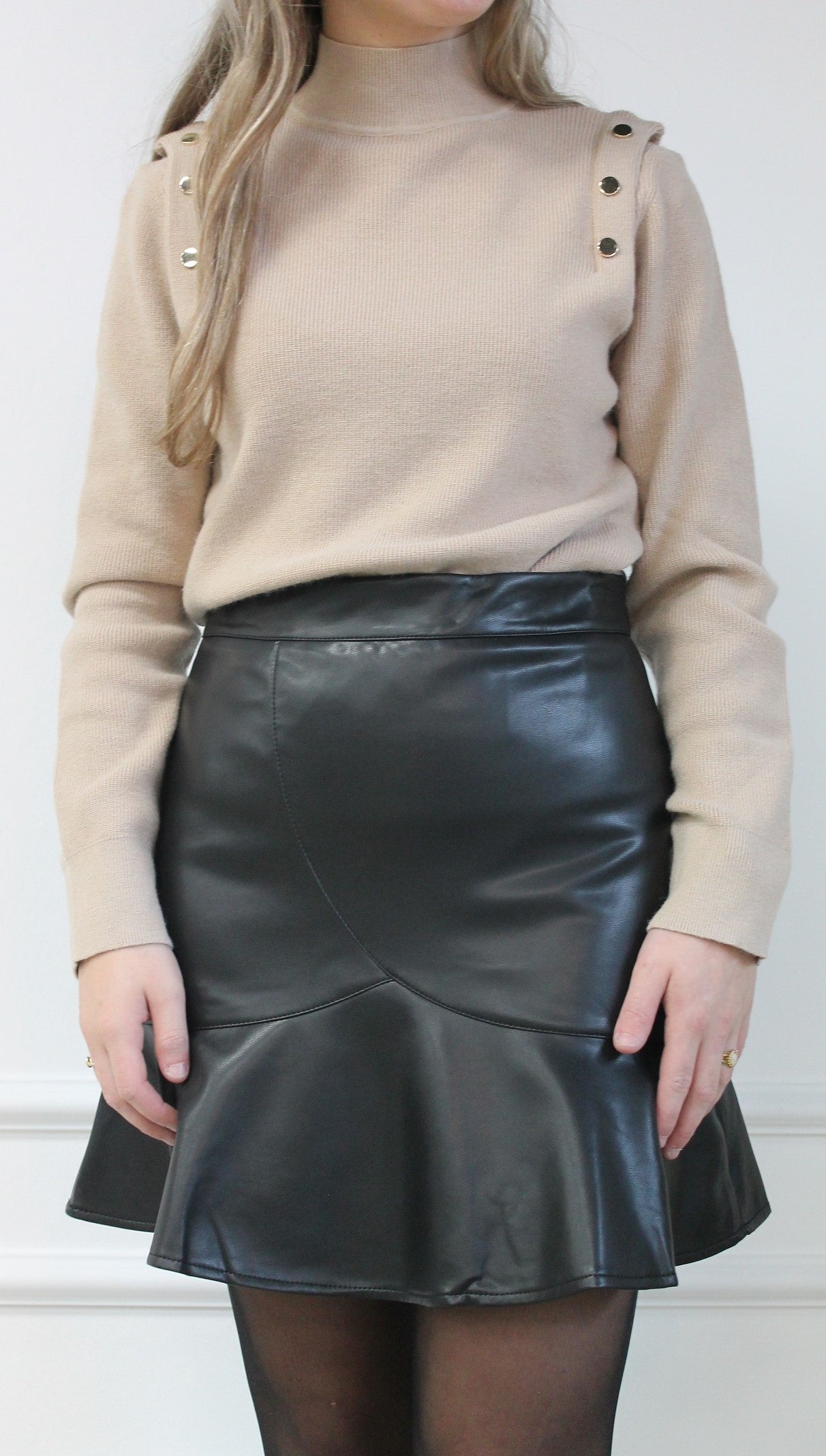 Skirt leer with ruffle 12928 Zwart – Village Collection